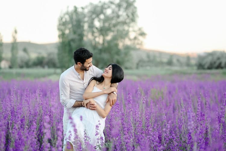 Lavanta Bahçelerinde Unutulmaz Düğün Fotoğrafı Mekanları — Düğün Fotoğrafı Mekanları kategorisinde blog yazısı