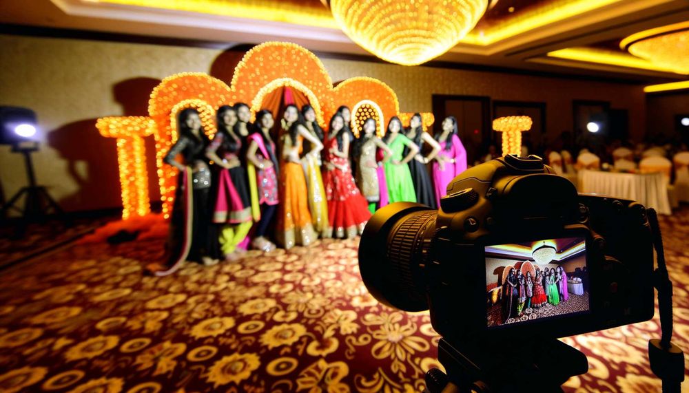 Kına Geceniz İçin Göz Alıcı Fotoğraf Köşesi Önerileri