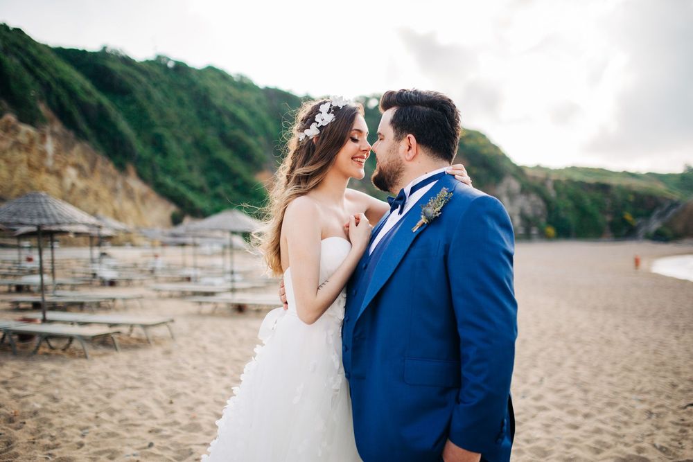 Eser Yenenler ile Berfu Yıldız'ın Düğününe Ünlü Akımı Oldu