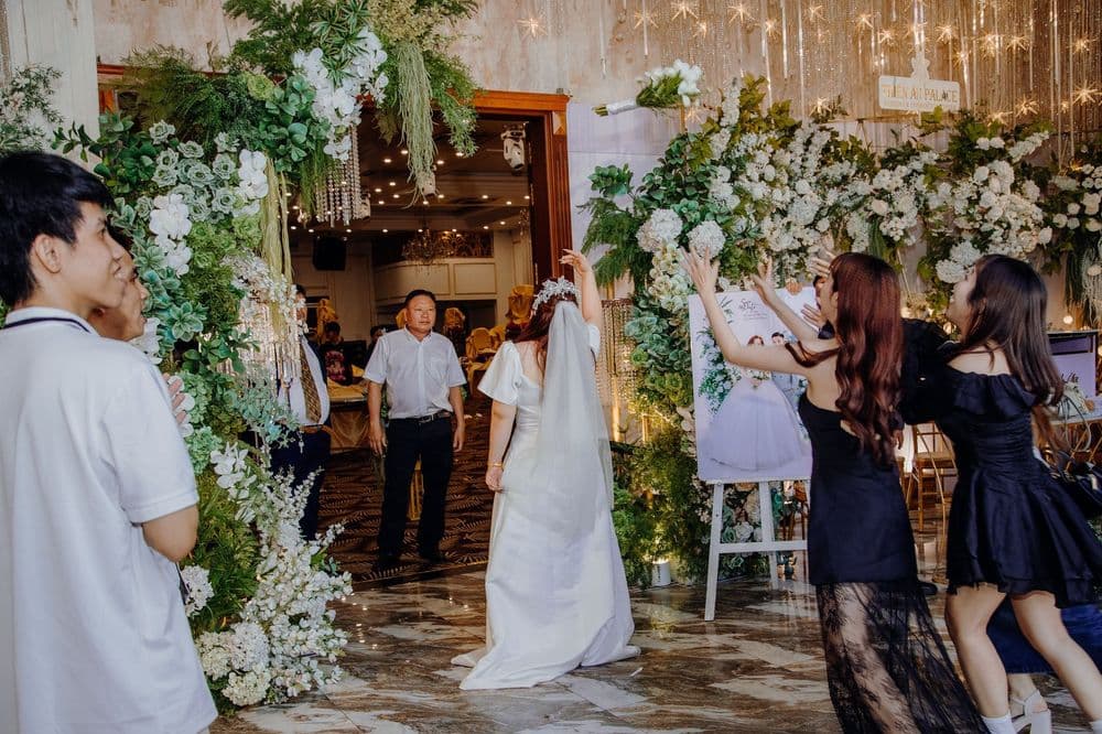 Salon Düğününde Misafir Fotoğrafları Neden Dış Mekandan Daha Kötü Çıkar?