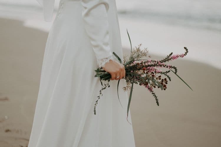 Minimalist Gelinlik Rehberi: Sade ve Şık Tasarımlar Nasıl Seçilir? — Gelinlik Modası kategorisinde blog yazısı