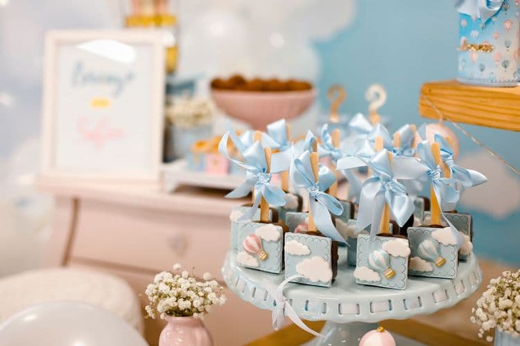 Baby Shower'da Misafirlerden Fotoğraf Nasıl Toplanır? — Etkinlik Rehberleri kategorisinde blog yazısı