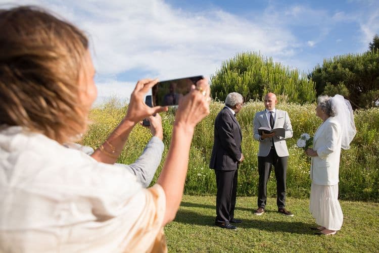 Özel Günlerde QR Kodlu Fotoğraf Paylaşımı Nasıl Yapılır? — Davet Yönetimi kategorisinde blog yazısı